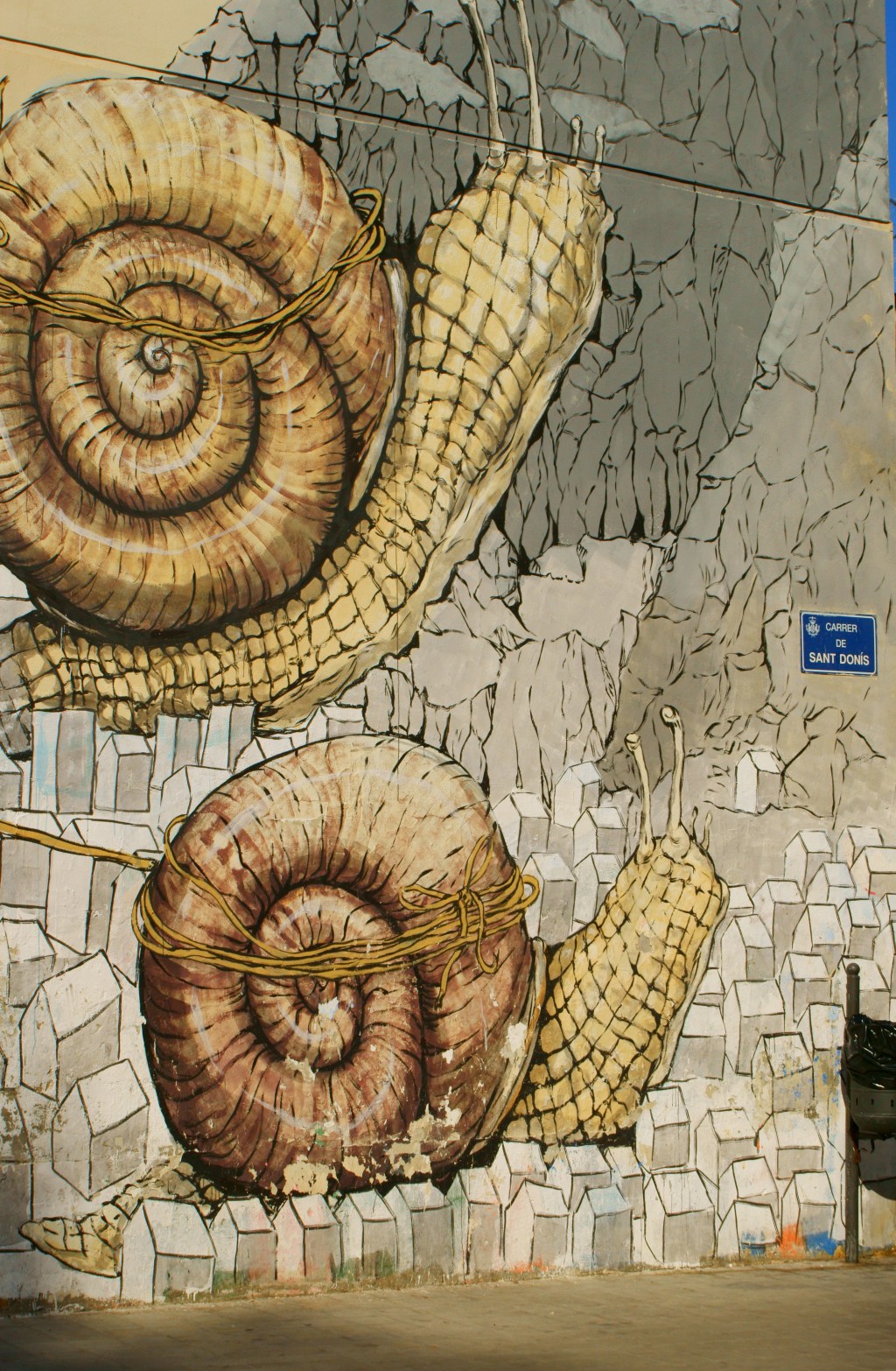 Cada uno se encuentra solo por la cobardía del otro (Albert Camus en El Estado De Sitio) 