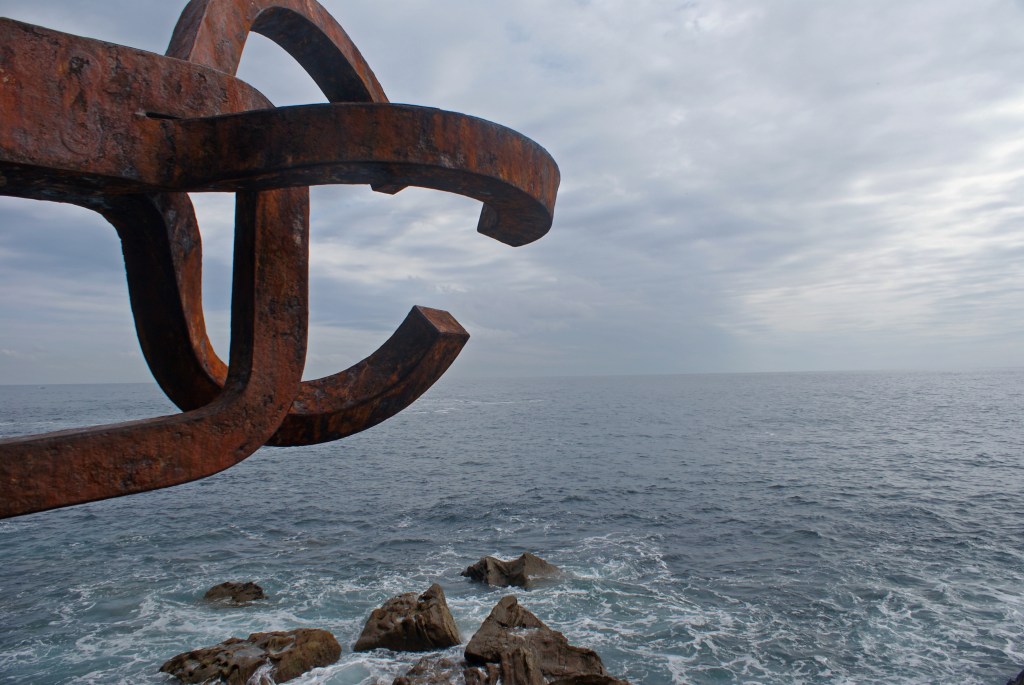 No. No está desajustada la ventana; La que está desquiciada es mi memoria. 	(Ángel González del poema Estampa de&nbsp;invierno)